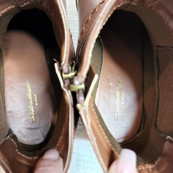Cloudwalkers by Avenue brown booties. Women's size 10W. - Picture 12 of 14